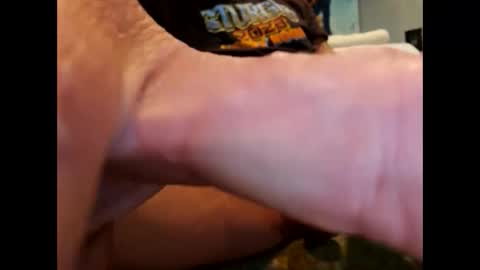 Snapshot of suntroll chatting on 12.28.24 Suntroll online show from 12.28.24