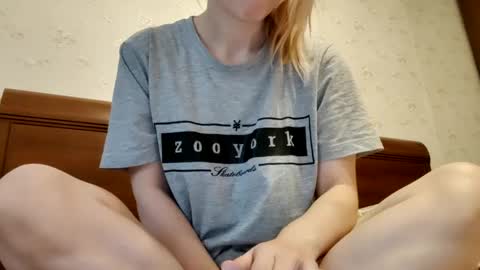 Snapshot of supereasyx chatting on 01.20.25 Annie online show from 01.20.25