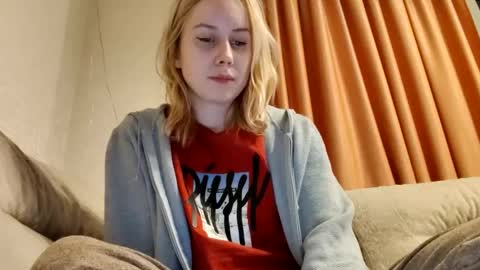 Snapshot of supereasyx chatting on 02.21.25 Annie online show from 02.21.25