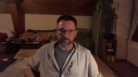 supersquirrel81 online show from 12.04.25