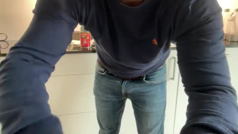 Snapshot of surfstar81 chatting on 09.24.25 surfstar81 online show from 09.24.25