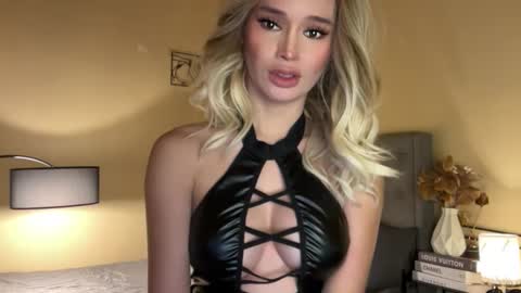 Mia online show from 11.07.25