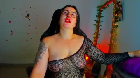 Snapshot of susan_fox1 chatting on 11.23.25 Dani online show from 11.23.25