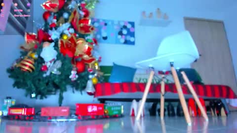 Snapshot of susan_parker01 chatting on 11.04.25 susan_parker01 online show from 11.04.25