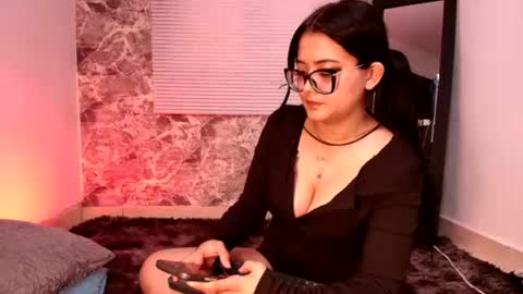 Snapshot of susana_hank chatting on 06.26.26 susana online show from 06.26.26