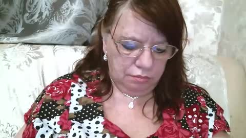 Snapshot of susanaahsun chatting on 02.10.25 SusanaAhSun online show from 02.10.25