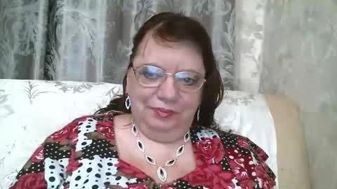 Snapshot of susanaahsun chatting on 10.03.25 SusanaAhSun online show from 10.03.25