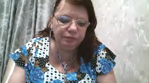 Snapshot of susanaahsun chatting on 10.17.25 SusanaAhSun online show from 10.17.25