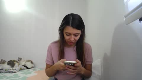 Snapshot of susanaduncann chatting on 10.25.25 Susana online show from 10.25.25