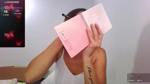 Snapshot of susanaduncann chatting on 02.21.26 Susana online show from 02.21.26