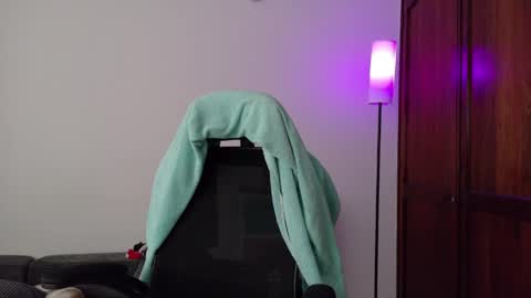 Snapshot of susanaduncann chatting on 04.15.26 Susana online show from 04.15.26