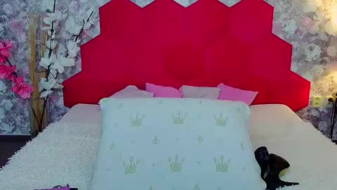 Snapshot of susanenori chatting on 10.15.25 Susane Nori online show from 10.15.25