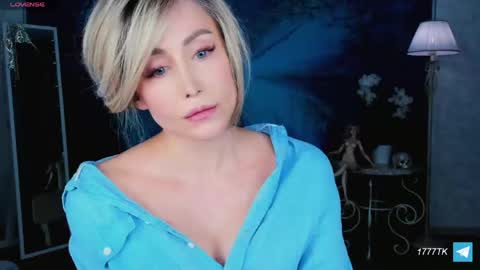 Snapshot of susannawallace chatting on 03.22.26 InaraSerra online show from 03.22.26