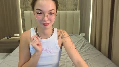 Snapshot of susannjohnson chatting on 02.26.26 susannjohnson online show from 02.26.26