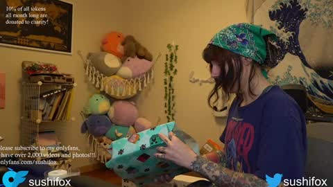 Snapshot of sushifox chatting on 12.17.24 online show from 12.17.24