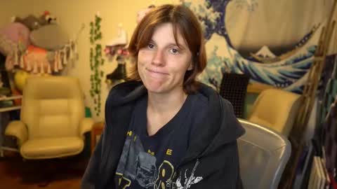 Snapshot of sushifox chatting on 12.15.25 online show from 12.15.25