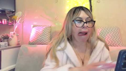 Snapshot of susiexnoreen chatting on 02.09.26 SusiexNoreen online show from 02.09.26