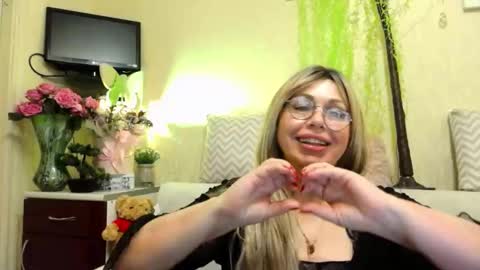 SusiexNoreen online show from 05.13.26