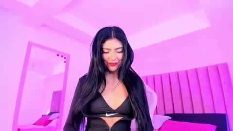 Snapshot of sussan_nicolle1 chatting on 10.29.25 Sussan Nicole online show from 10.29.25