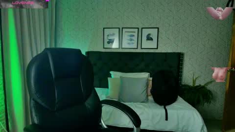 Snapshot of sussy__stone chatting on 01.14.25 online show from 01.14.25