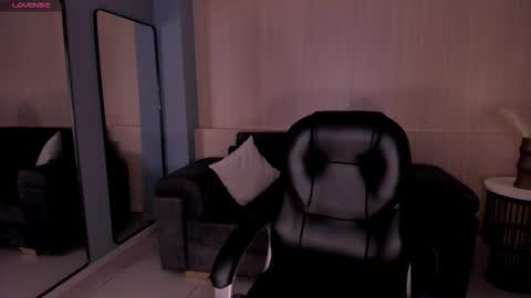 Sussy Bell online show from 02.11.26