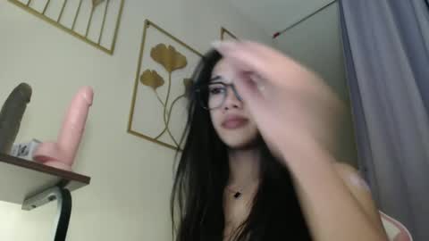 Snapshot of sususlutxx chatting on 10.27.25 susie online show from 10.27.25