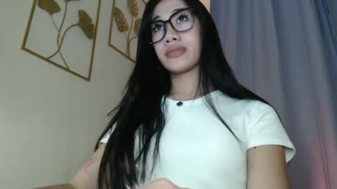 Snapshot of sususlutxx chatting on 10.29.25 susie online show from 10.29.25