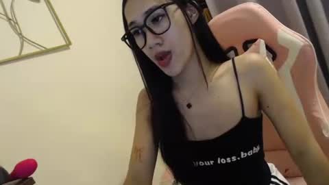 Snapshot of sususlutxx chatting on 11.26.25 susie online show from 11.26.25