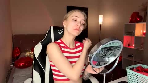 Snapshot of susyschuerholz chatting on 02.14.26 Jessica online show from 02.14.26