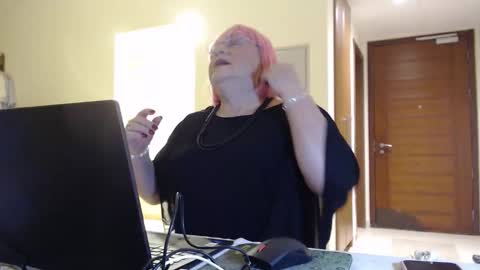 My name is Sissy or more fully Suzanna Aprilia Maria Mariquita Catarina Chinita Banci. Soy una puta - que chimba ladybug online show from 03.06.26