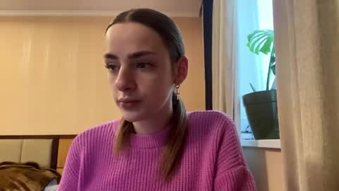 Snapshot of suzannetigerino chatting on 04.19.26 Emila online show from 04.19.26