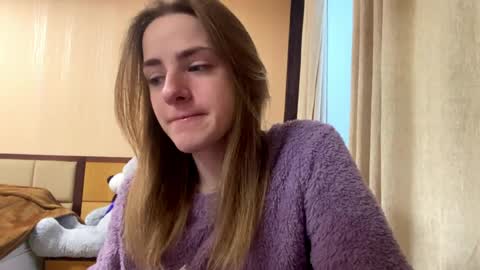 Snapshot of suzannetigerino chatting on 04.25.26 Emila online show from 04.25.26