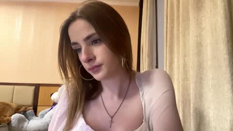 Snapshot of suzannetigerino chatting on 04.28.26 Emila online show from 04.28.26