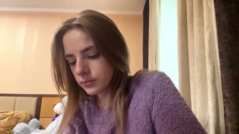 Snapshot of suzannetigerino chatting on 05.10.26 Emila online show from 05.10.26