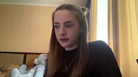 Snapshot of suzannetigerino chatting on 05.17.26 Emila online show from 05.17.26