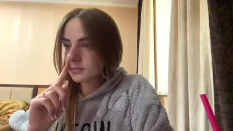 Snapshot of suzannetigerino chatting on 05.31.26 Emila online show from 05.31.26