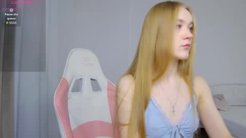 Snapshot of suzipons chatting on 11.22.25 Suzi online show from 11.22.25