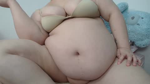 Snapshot of suzyitsstunning23 chatting on 12.28.24 suzy online show from 12.28.24