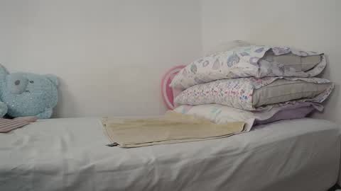 Snapshot of suzyitsstunning23 chatting on 01.19.25 suzy online show from 01.19.25