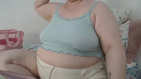 Snapshot of suzyitsstunning23 chatting on 09.27.25 suzy online show from 09.27.25