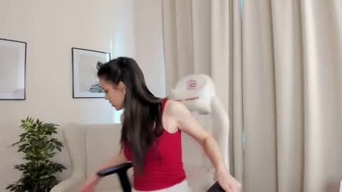 Suzy  next stream  Thursday Friday Saturday online show from 01.19.25