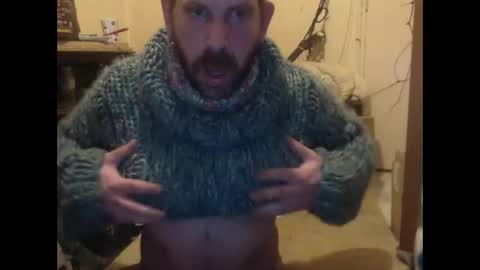 Snapshot of sweaterboy666 chatting on 02.09.25 sweaterboy666 online show from 02.09.25