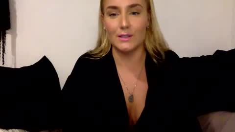 Swedish Candii online show from 01.18.25