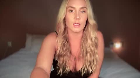 Swedish Candii online show from 10.14.25