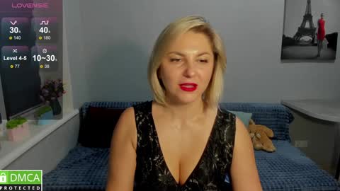 Snapshot of sweet___margaret chatting on 12.22.24 Margaret online show from 12.22.24