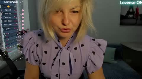 Snapshot of sweet___margaret chatting on 03.08.25 Margaret online show from 03.08.25