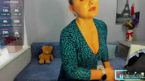 Snapshot of sweet___margaret chatting on 06.07.26 Margaret online show from 06.07.26