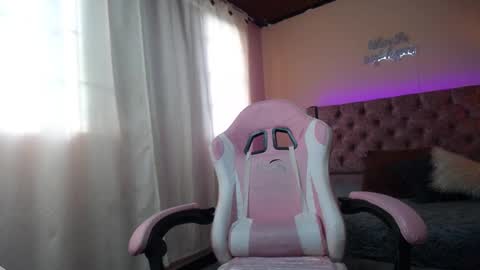 Snapshot of sweet__thang chatting on 03.11.25 sweet__thang online show from 03.11.25