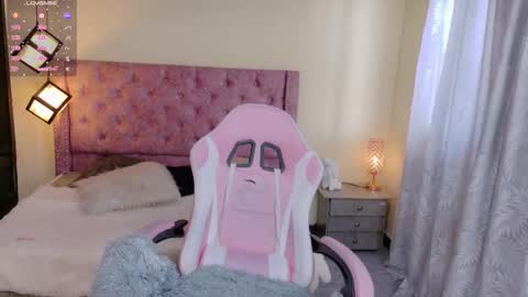 Snapshot of sweet__thang chatting on 09.26.25 sweet__thang online show from 09.26.25