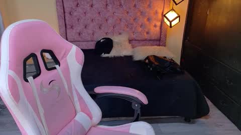 Snapshot of sweet__thang chatting on 11.09.25 sweet__thang online show from 11.09.25